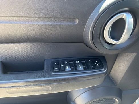Used 2011 Dodge Nitro Heat w/ Popular Equipment Group AWD/4WD image 11