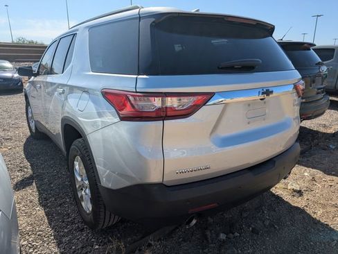 Used 2020 Chevrolet Traverse LT image 8