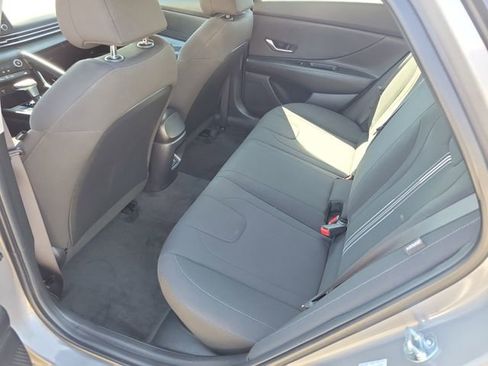 Used 2025 Hyundai Elantra Hybrid FWD image 22