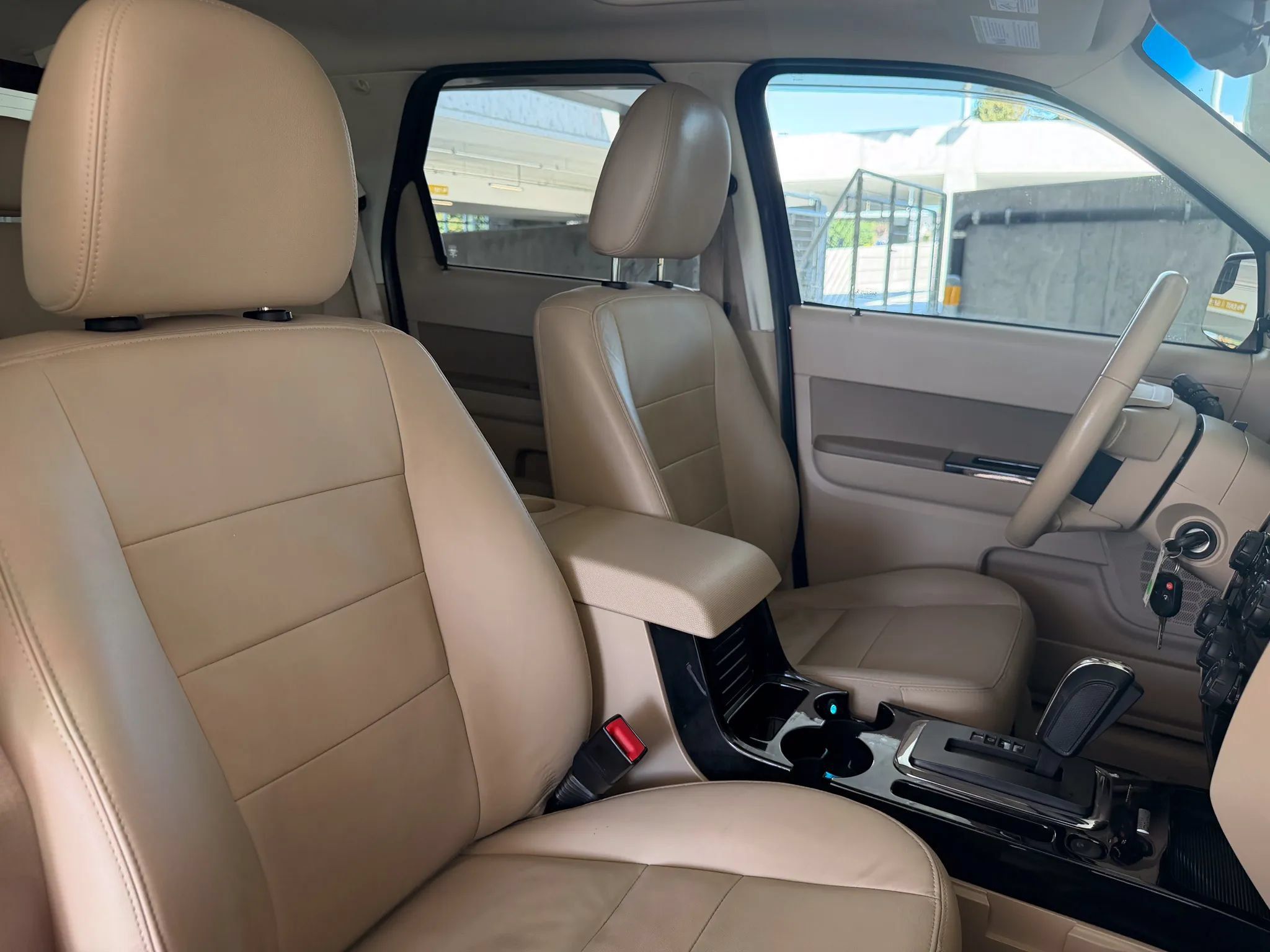 Used 2011 Ford Escape Limited w/ 302A Rapid Spec Order Code AWD/4WD image 26