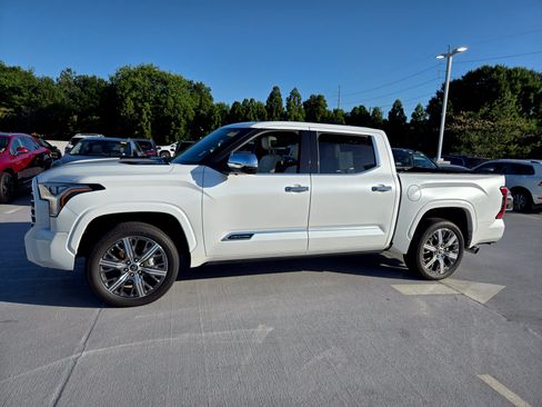 Used 2023 Toyota Tundra Capstone AWD/4WD image 2