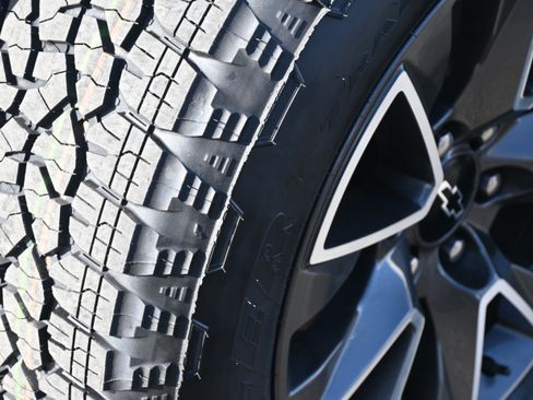 Used 2023 Chevrolet Tahoe Z71 w/ Z71 Off-Road Package image 13