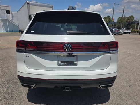 Used 2025 Volkswagen Atlas SE FWD image 4