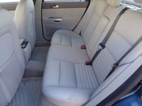 Used 2009 Volvo S40 2.4i FWD image 6