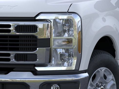 New 2026 Ford F350 XLT w/ 360-Degree Camera Package RWD image 18