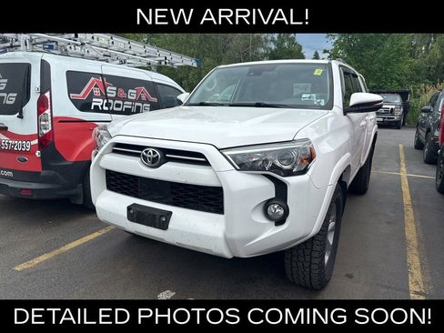 Used 2020 Toyota 4Runner SR5 Premium w/ Moonroof Package AWD/4WD image 1