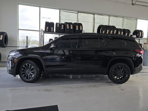 Used 2022 Chevrolet Traverse RS image 23
