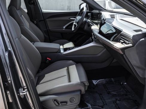 New 2025 Audi Q5 Premium Plus image 25