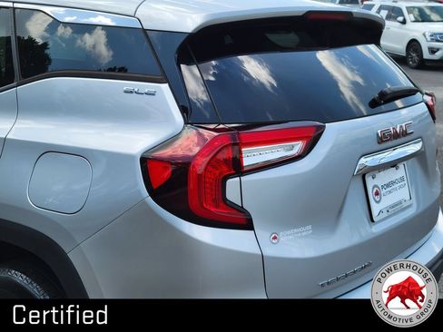 Used 2022 GMC Terrain SLE w/ Driver Convenience Package FWD image 12