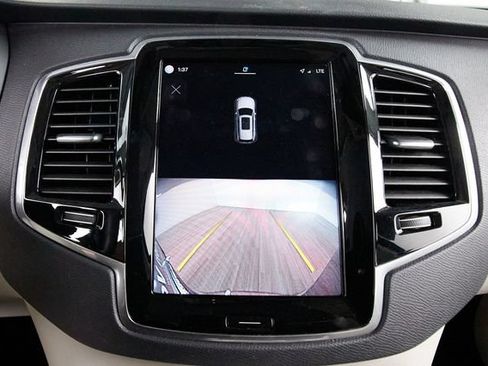 Certified 2023 Volvo XC90 B6 Plus AWD/4WD image 15