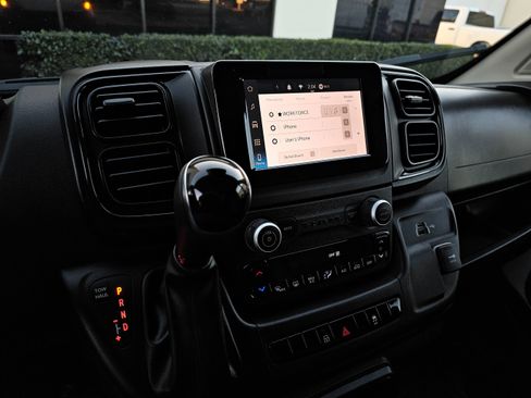 Used 2025 RAM ProMaster 2500 w/ Convenience Group image 30