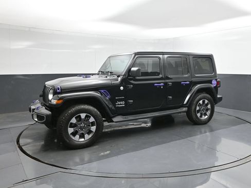 Used 2022 Jeep Wrangler Unlimited Sahara w/ Cold Weather Group AWD/4WD image 30