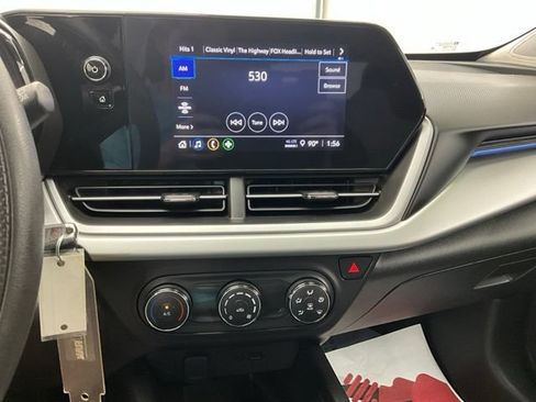 Used 2024 Chevrolet Trax LS FWD image 10