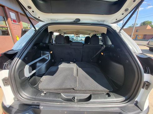 Used 2017 Jeep Cherokee Latitude FWD image 12