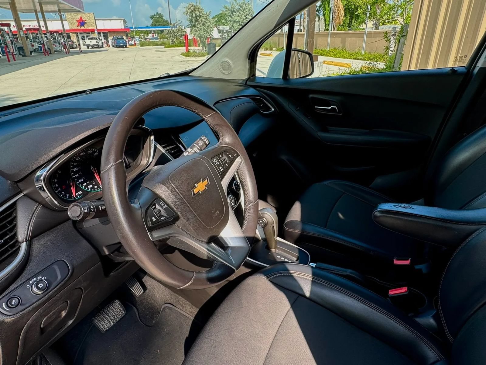 Used 2020 Chevrolet Trax LT w/ LT Convenience Package FWD image 34