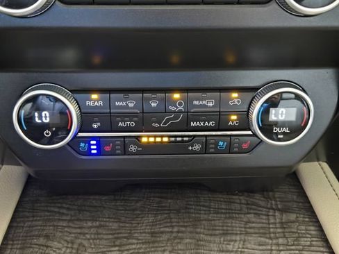 Used 2021 Ford Expedition Limited AWD/4WD image 22