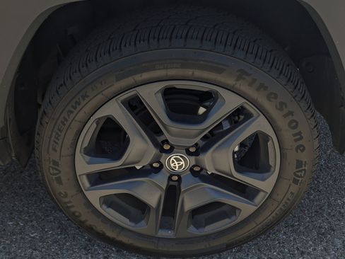 Used 2024 Toyota RAV4 Adventure AWD/4WD image 7