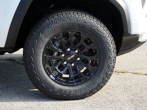 New 2026 GMC Canyon Elevation w/ Convenience Package AWD/4WD image 14