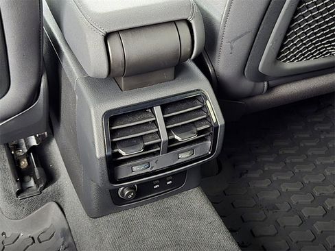 Used 2020 Audi Q3 2.0T Premium w/ Convenience Package image 9