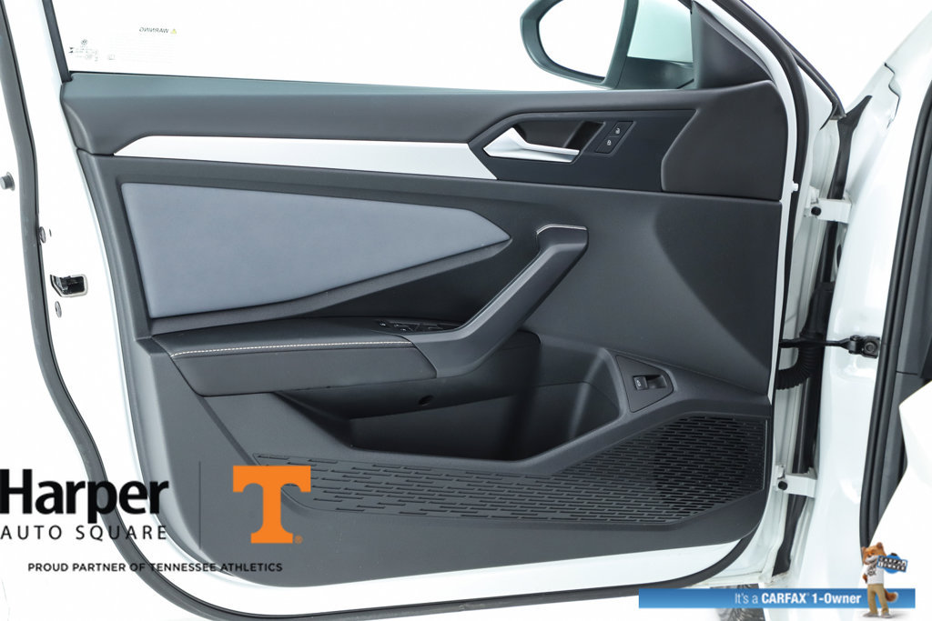 Used 2025 Volkswagen Jetta SE w/ Sunroof Package FWD image 18