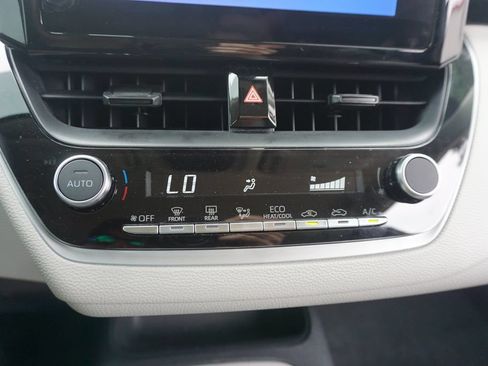 Used 2024 Toyota Corolla LE FWD image 13