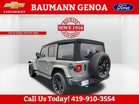 Used 2022 Jeep Wrangler Unlimited Sahara w/ Cold Weather Group image 8