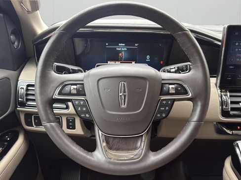 Used 2022 Lincoln Navigator L Reserve RWD image 17