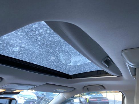 Used 2017 Honda Pilot Touring image 13