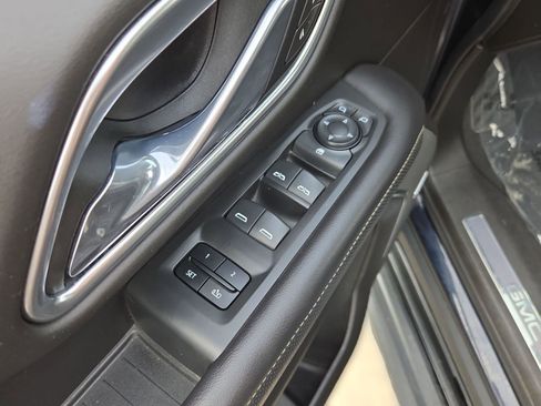 Used 2021 GMC Yukon SLT image 10