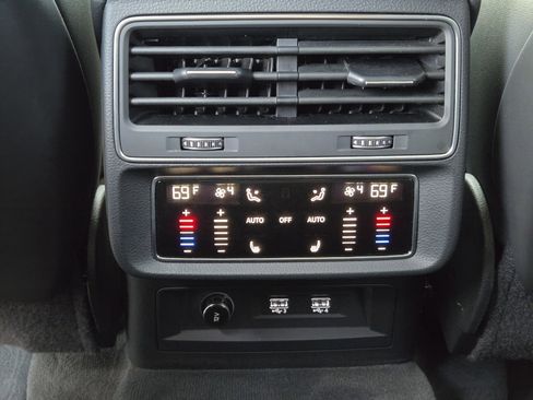 Used 2020 Audi Q7 3.0T Prestige w/ Prestige Package image 33