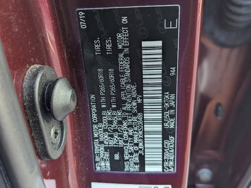 Used 2019 Lexus GX 460 image 32