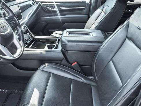 Used 2023 GMC Yukon Denali AWD/4WD image 11