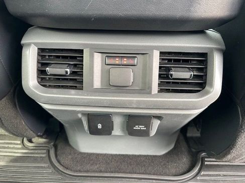 Used 2021 Ford F150 Lariat w/ Equipment Group 502A High image 29