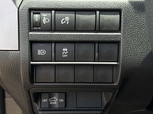 Used 2025 Toyota Tacoma TRD Sport AWD/4WD image 25
