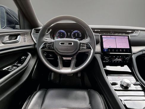 Used 2024 Jeep Grand Cherokee L Overland w/ Luxury Tech Group IV image 8