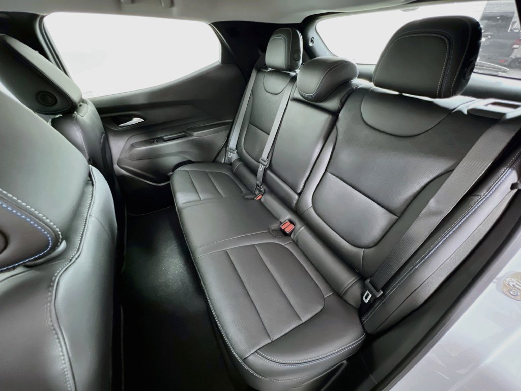 New 2027 Chevrolet Bolt LT w/ Super Cruise Package FWD image 24