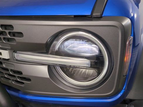 Used 2023 Ford Bronco Badlands AWD/4WD image 12