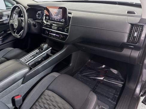 Used 2022 Nissan Pathfinder SV FWD image 30