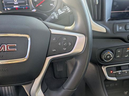 Used 2024 GMC Terrain SLE image 18