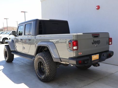 Used 2023 Jeep Gladiator Sport AWD/4WD image 3