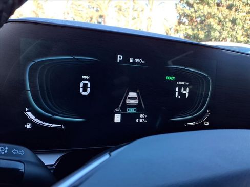 Certified 2025 Kia Niro EX image 12