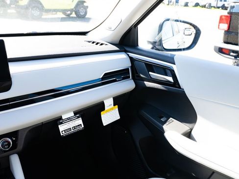 New 2026 Mitsubishi Outlander SE image 10