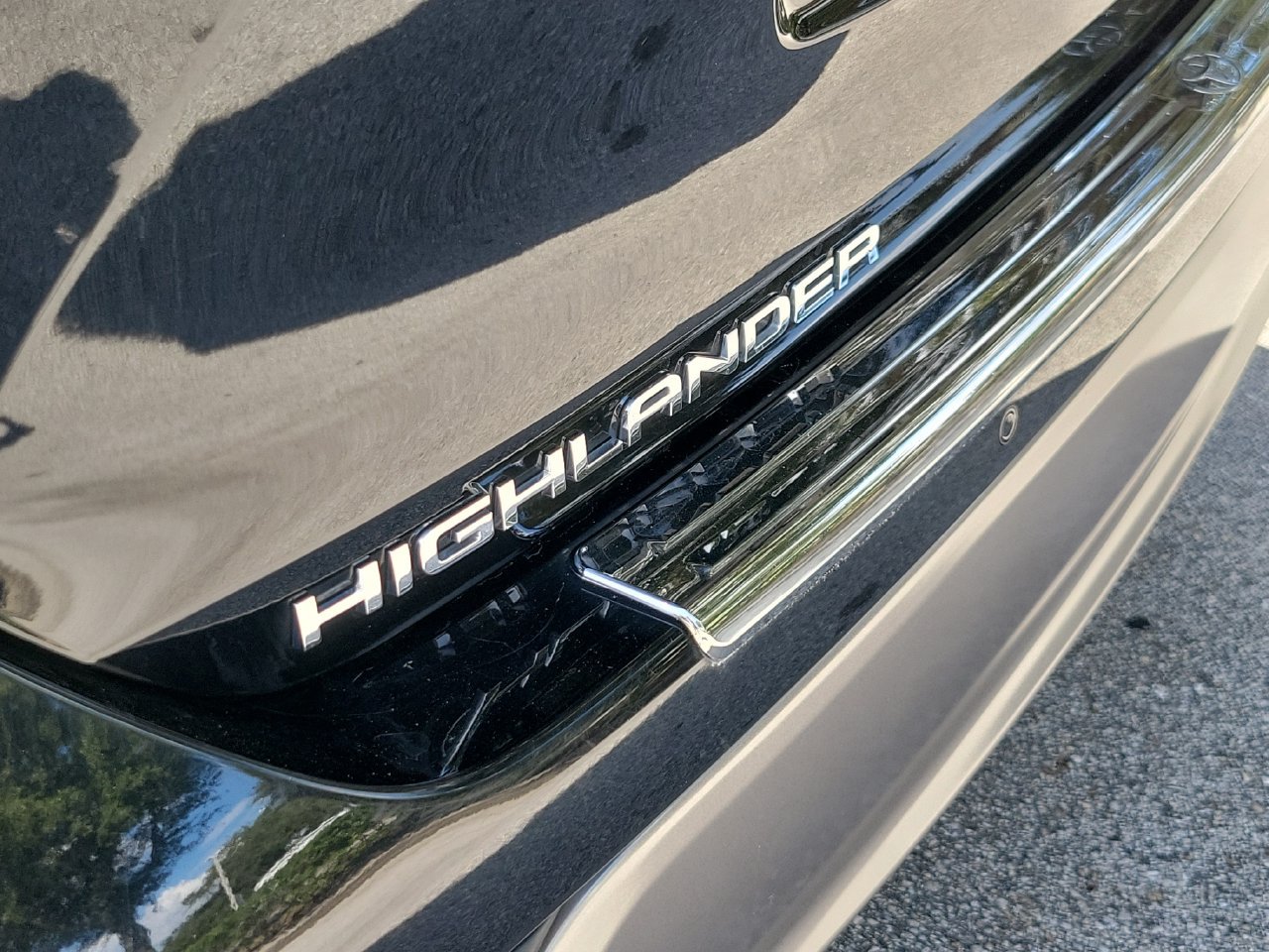 Used 2023 Toyota Highlander Platinum FWD image 6