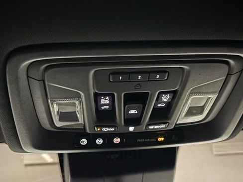 Used 2023 GMC Sierra 1500 AT4 w/ Technology Package image 40