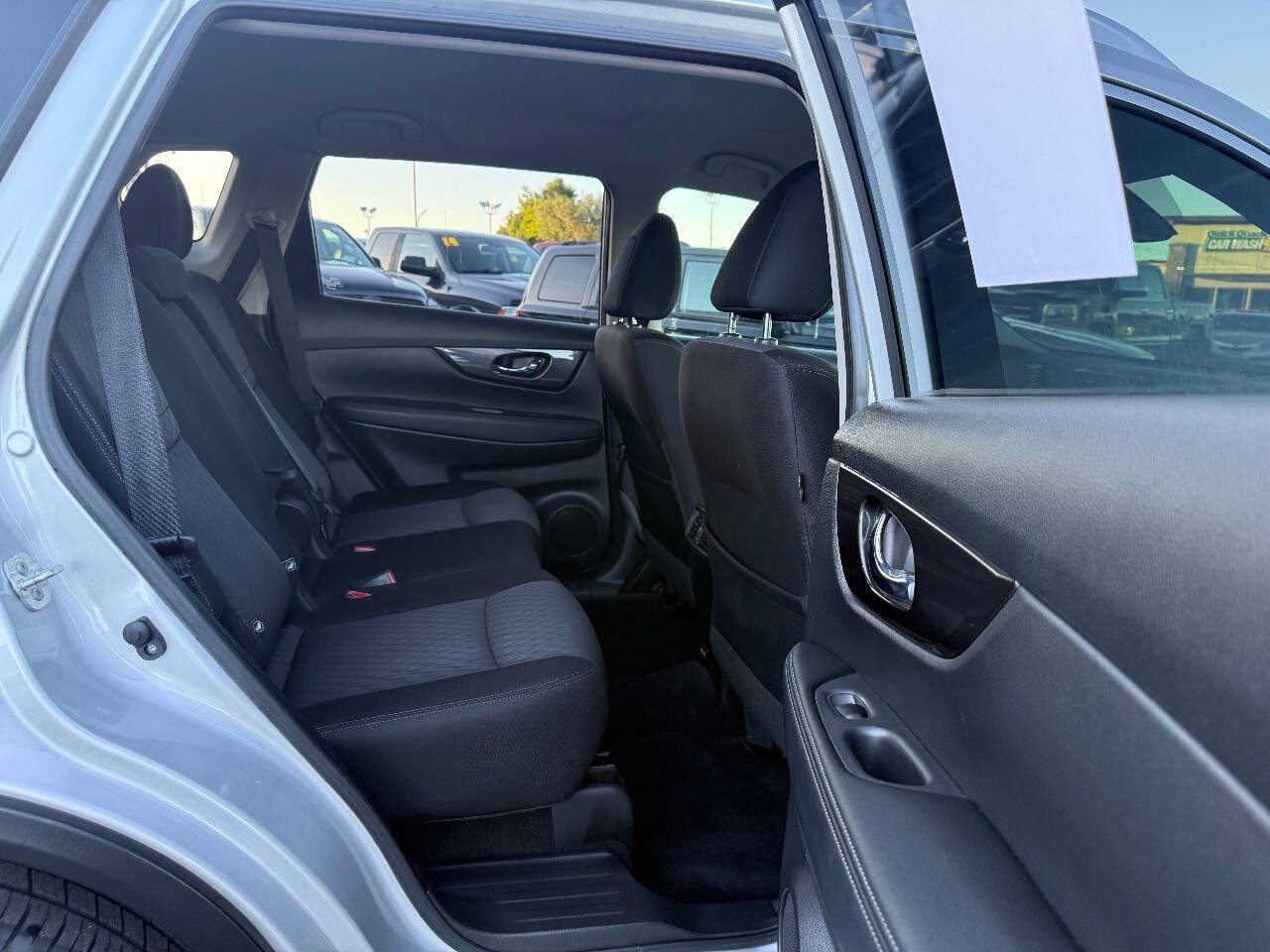 Used 2020 Nissan Rogue SV w/ Premium Package FWD image 12