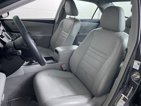 Used 2016 Toyota Camry LE FWD image 12