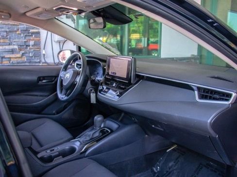 Used 2023 Toyota Corolla LE FWD image 17