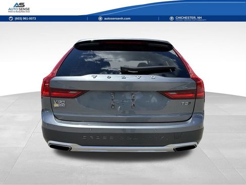 Used 2019 Volvo V90 T5 Cross Country AWD/4WD image 4