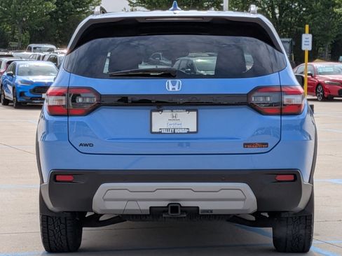 Used 2025 Honda Pilot TrailSport image 7