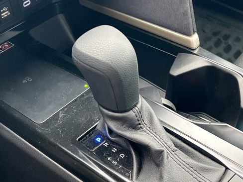 Used 2025 Toyota Camry LE w/ Convenience Package image 17